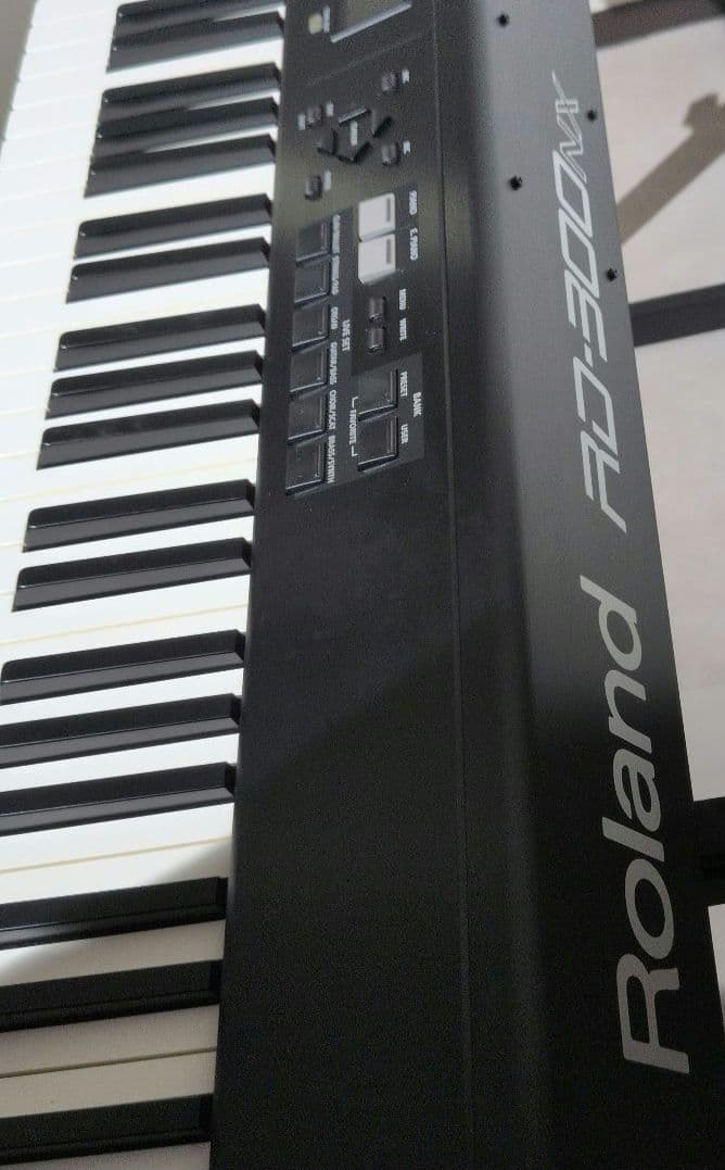Roland RD-300 NX 電子ピアノ 88鍵 専用ケース付き