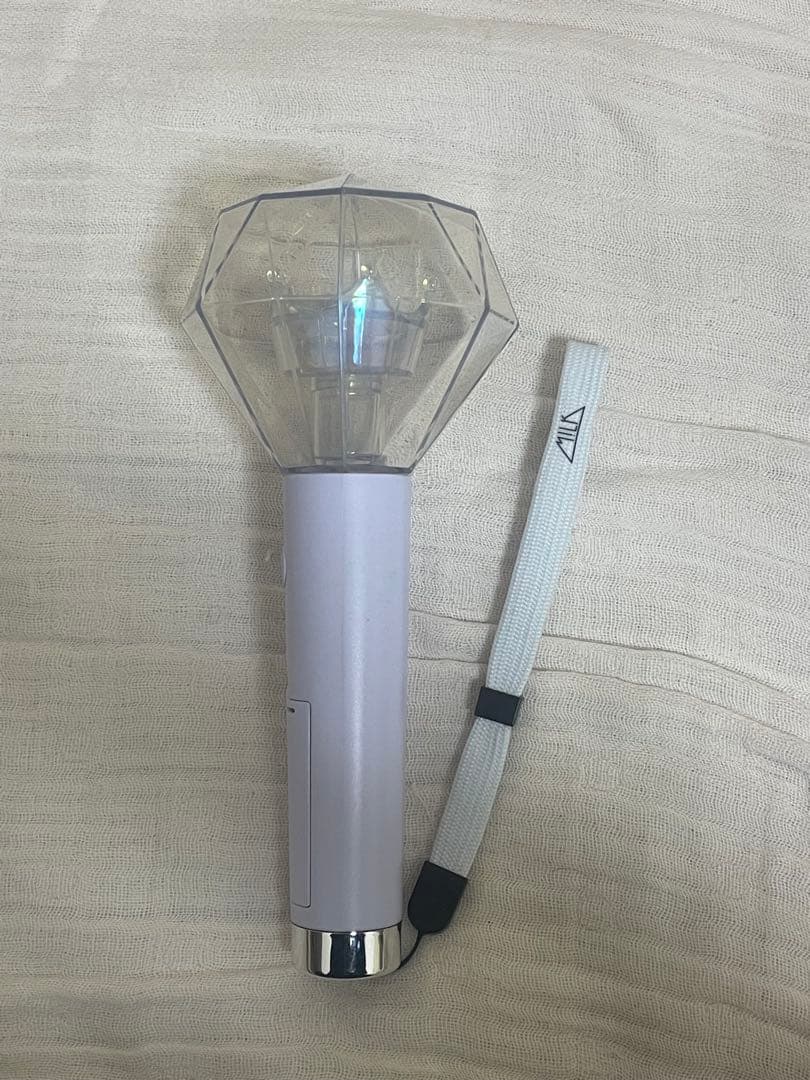 M!LK ミルクラスタル ペンライト 2