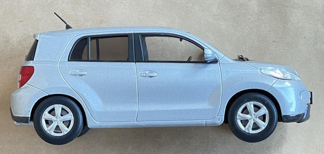 TOYOTA ist 1/24トヨタ公式製品　ミニカー