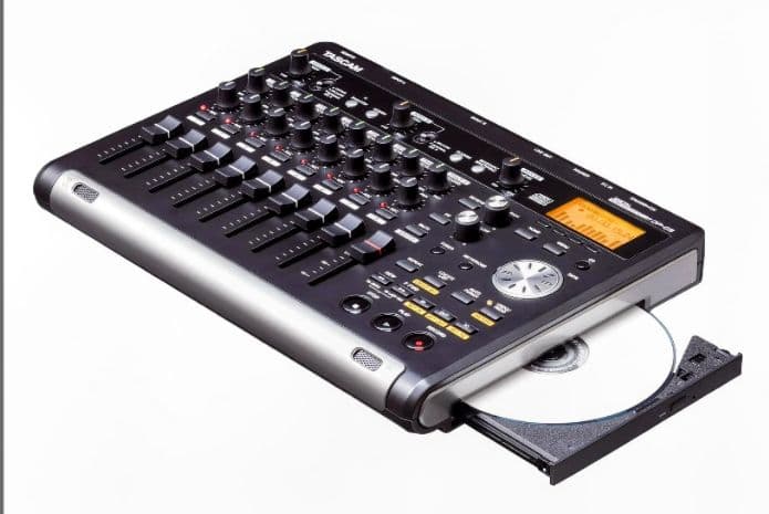 【新品】TASCAM DP-03 マルチトラックレコーダー 未使用 箱付き