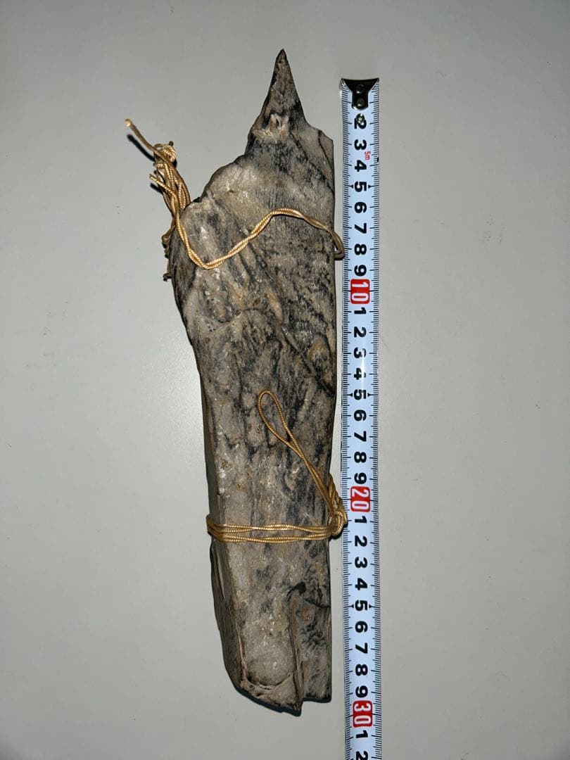 【希少・長さ28cm、約1.2kg】かんかん石 （サヌカイト)鹿叩き棒付き