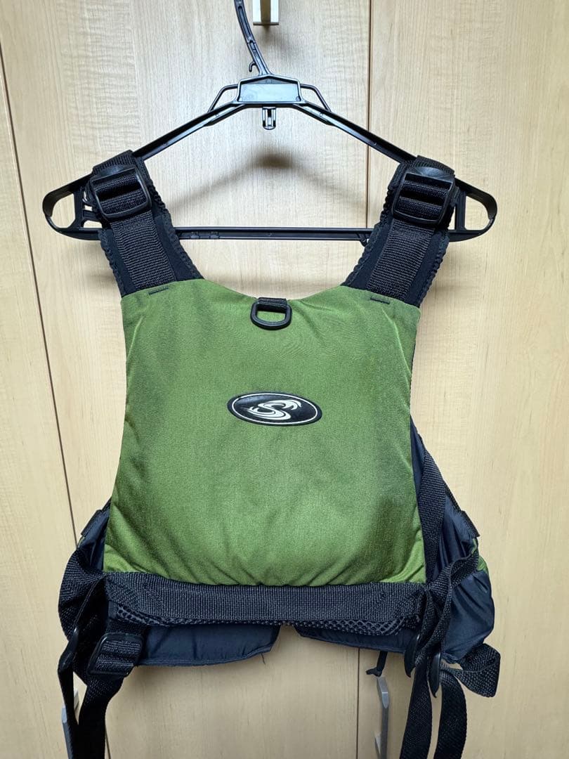 Stohlquist Fisherman ライフジャケット 緑