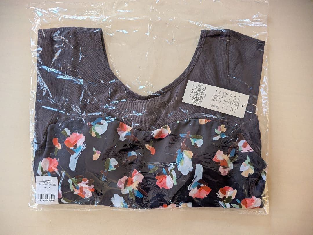 【SUKALA】新品未開封　ローズプリントグレースショートトップス