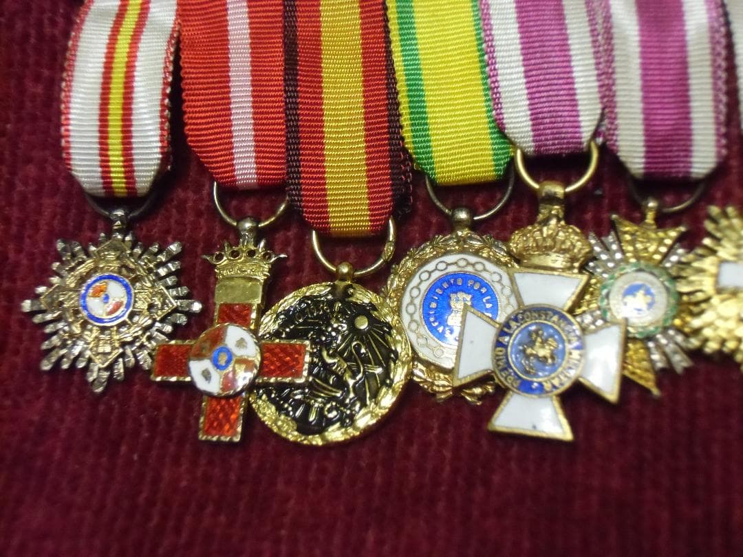ＳＰスペイン軍＊勲章/徽章＊夜会服/礼装用ミニチュア１１連勲章（実物）