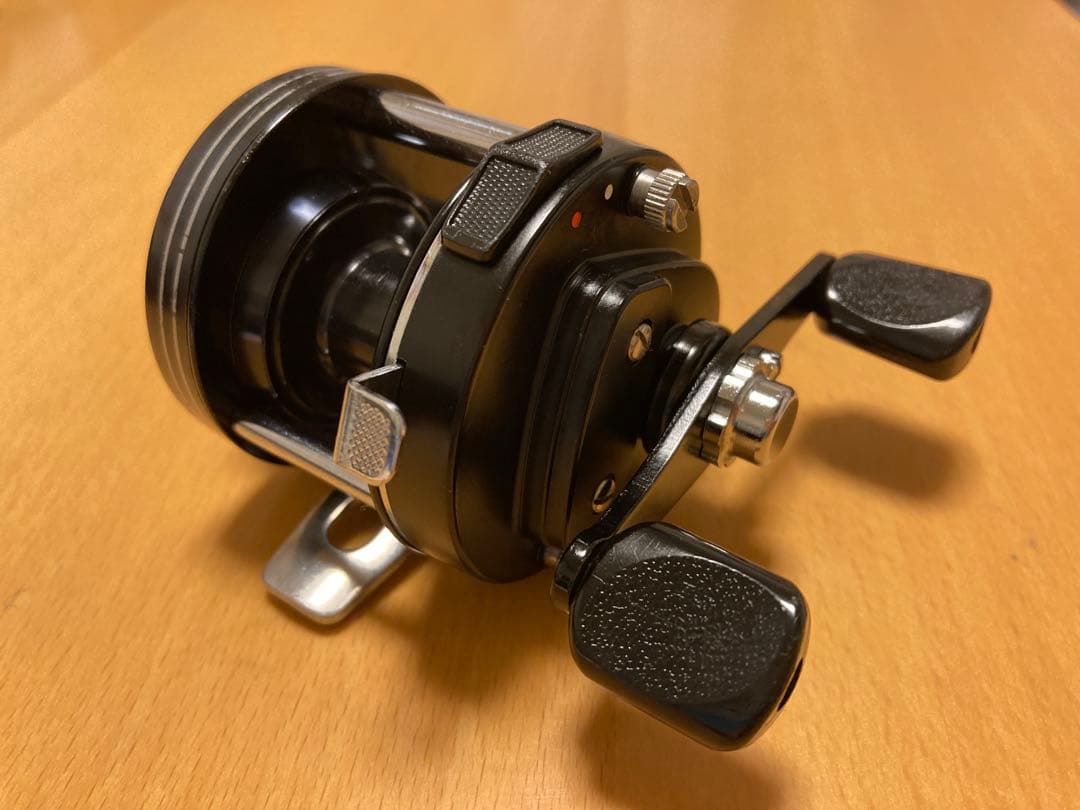 【美品】【送料無料】ダイワ　ミリオネア　ＧＳ　１０００　純正袋付