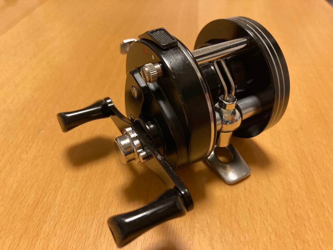 【美品】【送料無料】ダイワ　ミリオネア　ＧＳ　１０００　純正袋付