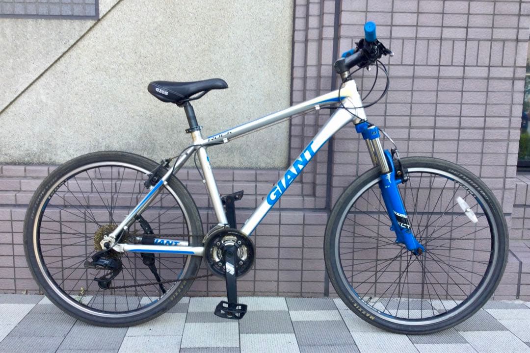 GIANT. ROCK マウンテンバイク　M 東京　自転車