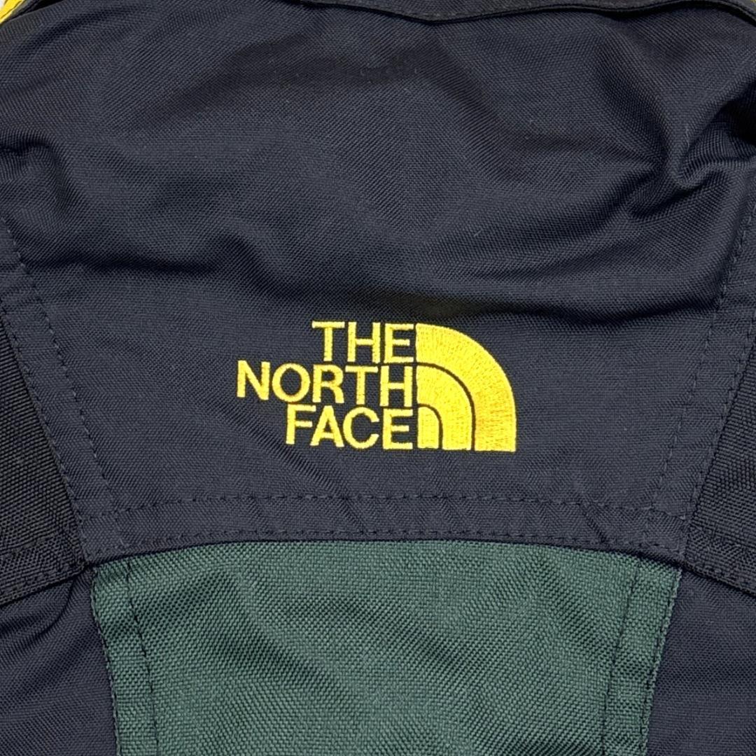 ザノースフェイス　カラーブロックデザイン　スキージャケット　ジャケットタイプ