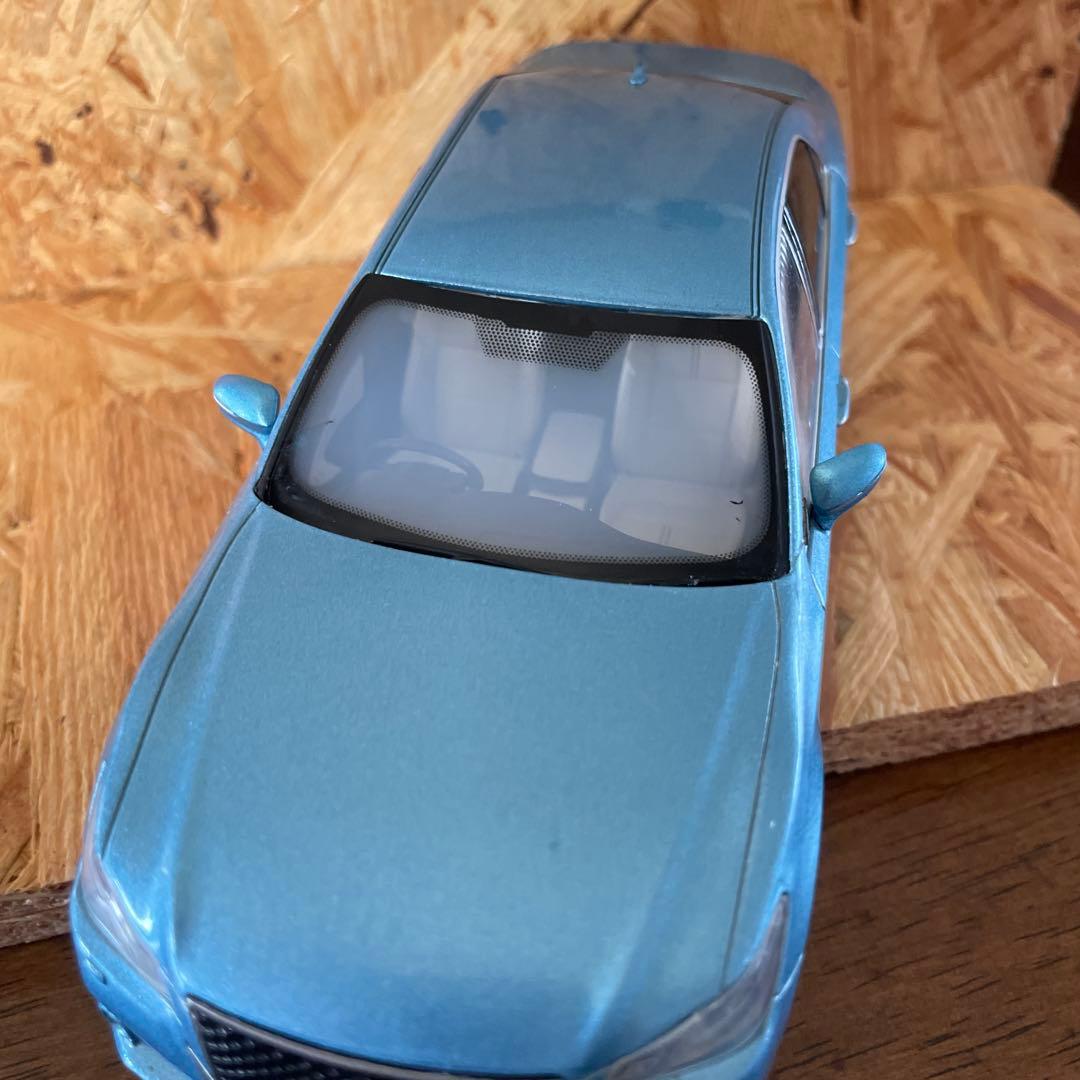 1/30 トヨタ クラウンアスリートReBORN カラーサンプル ミニカー空色