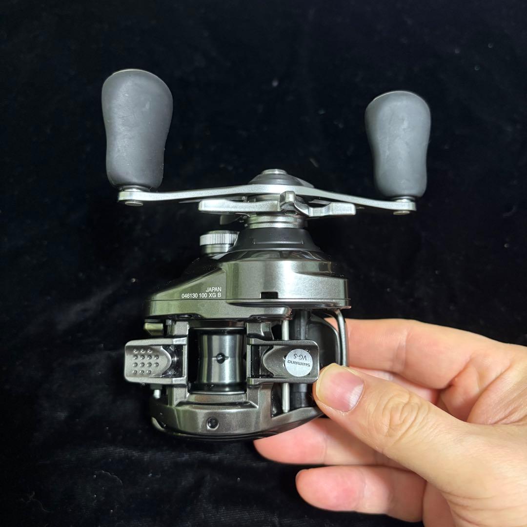 シマノ 23 メタニウム 100XG 右巻き 本体のみ 美品