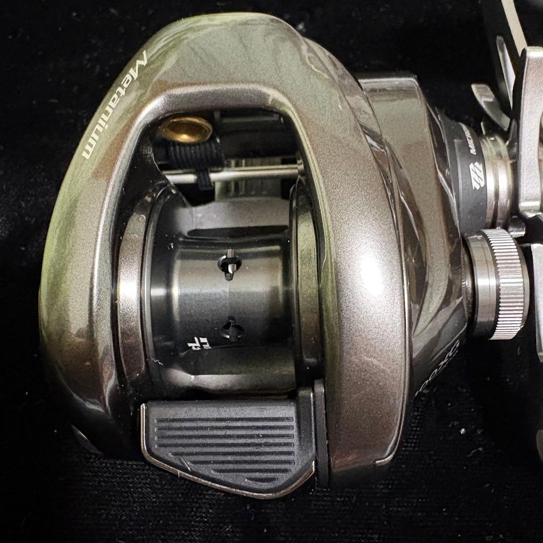 シマノ 23 メタニウム 100XG 右巻き 本体のみ 美品