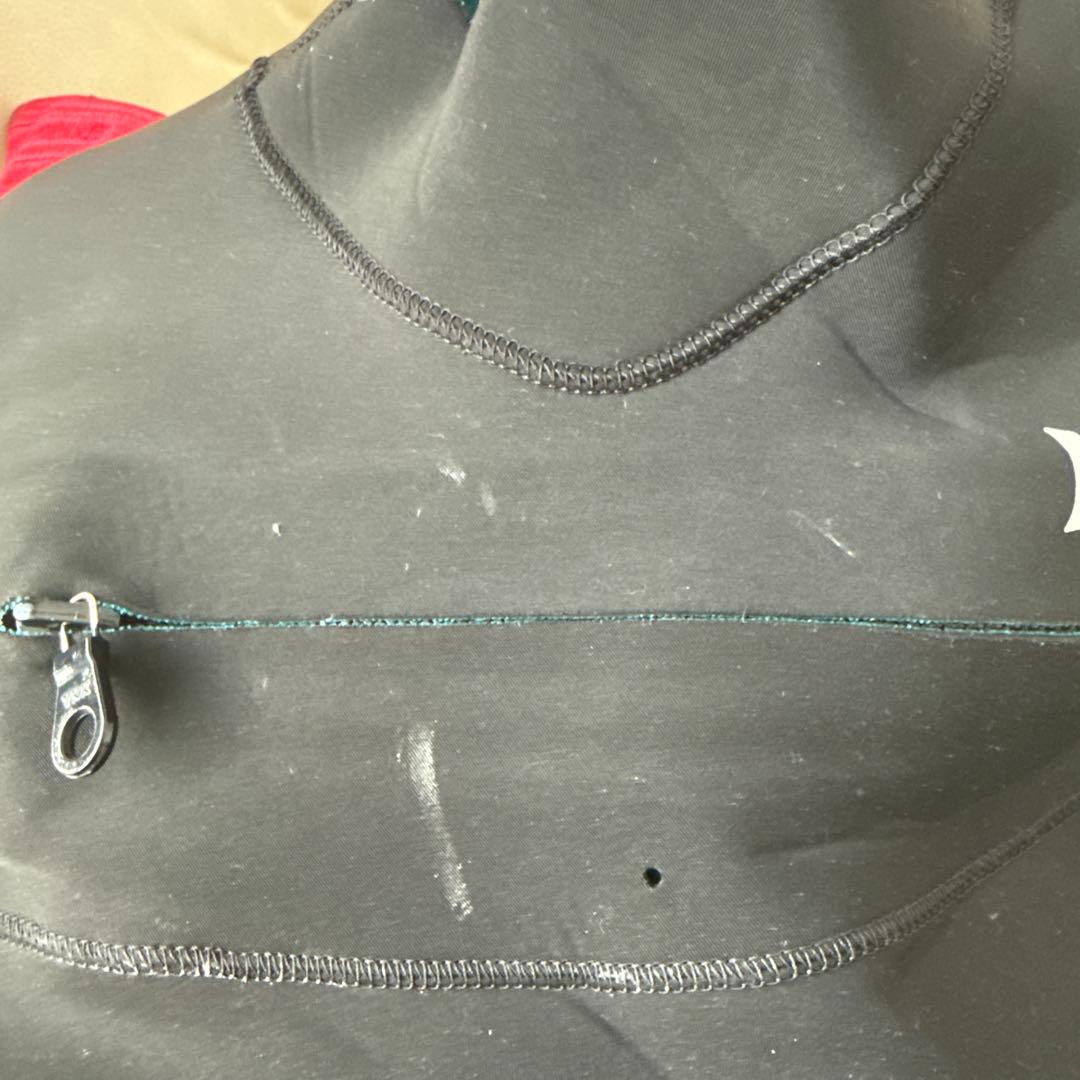 半袖長ズボンウェットスーツXL 左膝破れあり(1.5センチ) 10/5まで値下げ