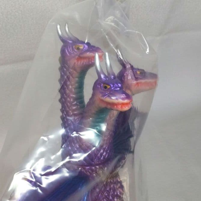 〈新品未開封〉ブルマァク復刻 キングギドラ 肌色成型パープル塗装