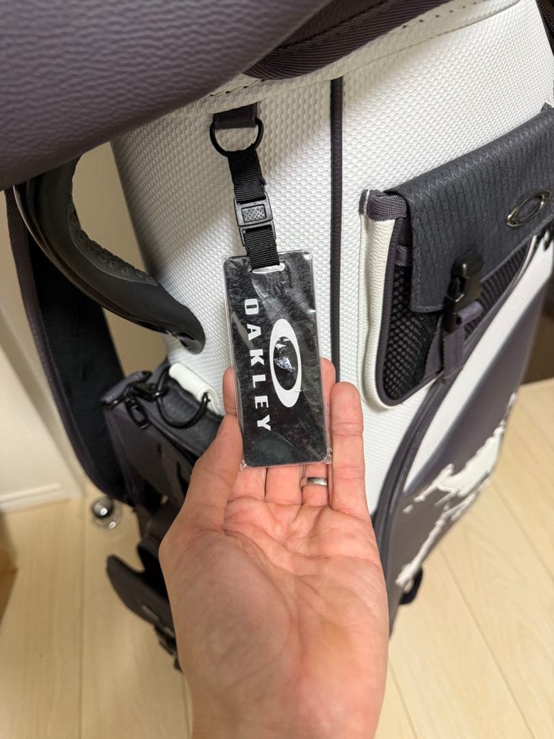 OAKLEY ゴルフ　キャディバッグ グレー/ホワイト