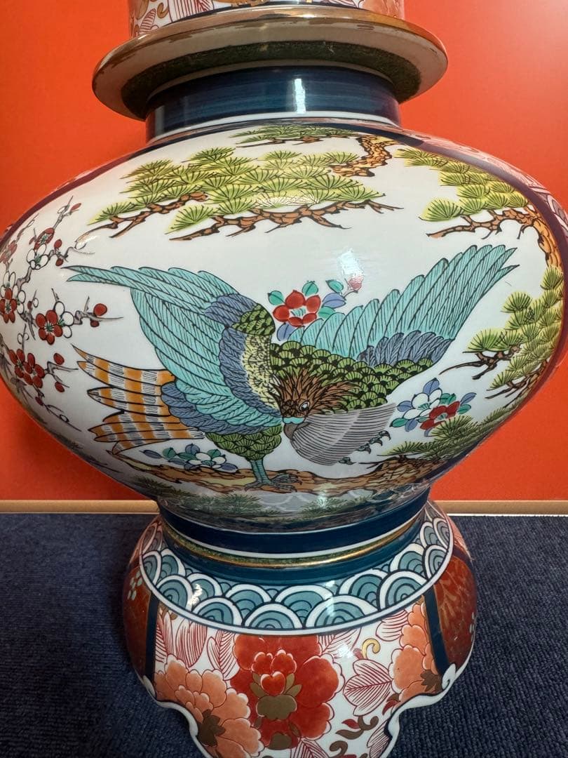 2055 有田焼 勝右衛門作 染錦 金彩色絵花鳥紋 沈香壷　飾壺