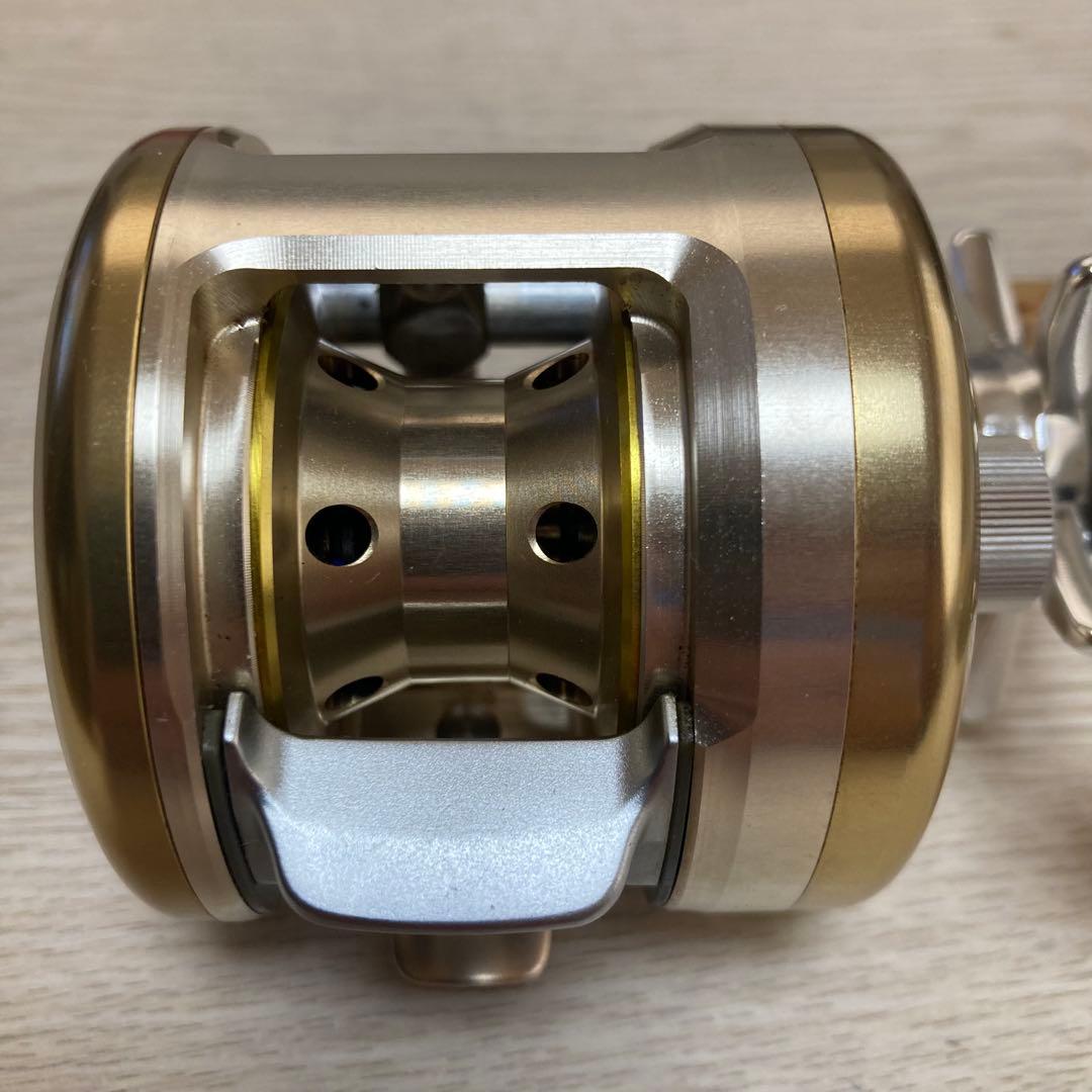 ナ*シ様 ダイワ　ミリオネア　CV-Z 205 美品