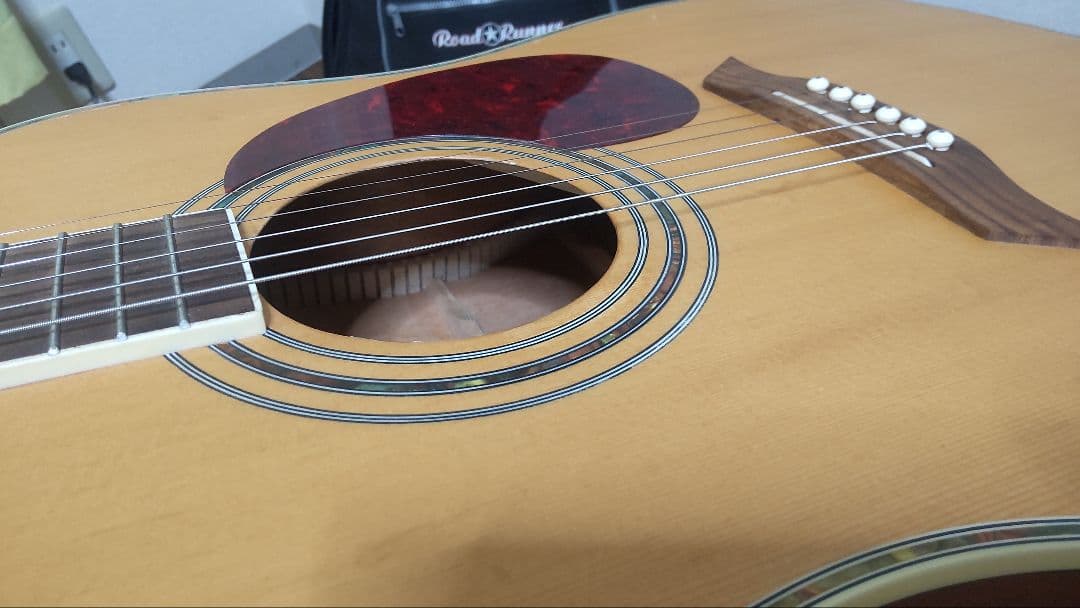 ギグバッグ付きアコースティックギター♪