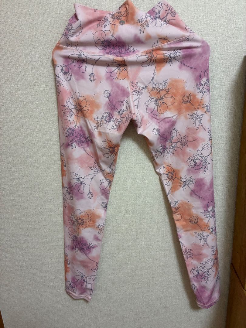 SUKALA 花柄クロスバックヨガウェア上下