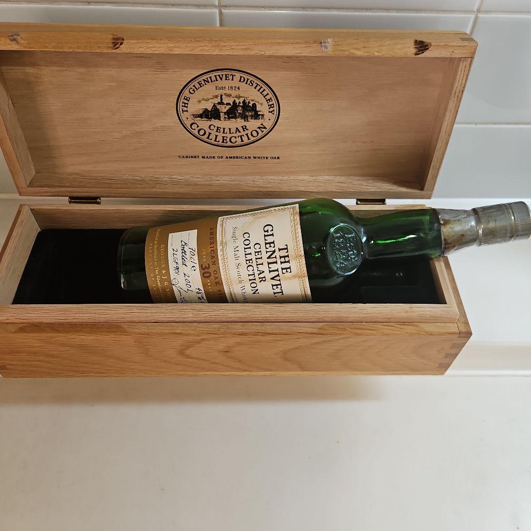 ザグレンリベット　アメリカンオークフィニッシュ30年空瓶です。