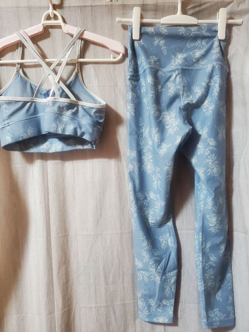ヨガウェア　水色花柄　上下Sサイズ