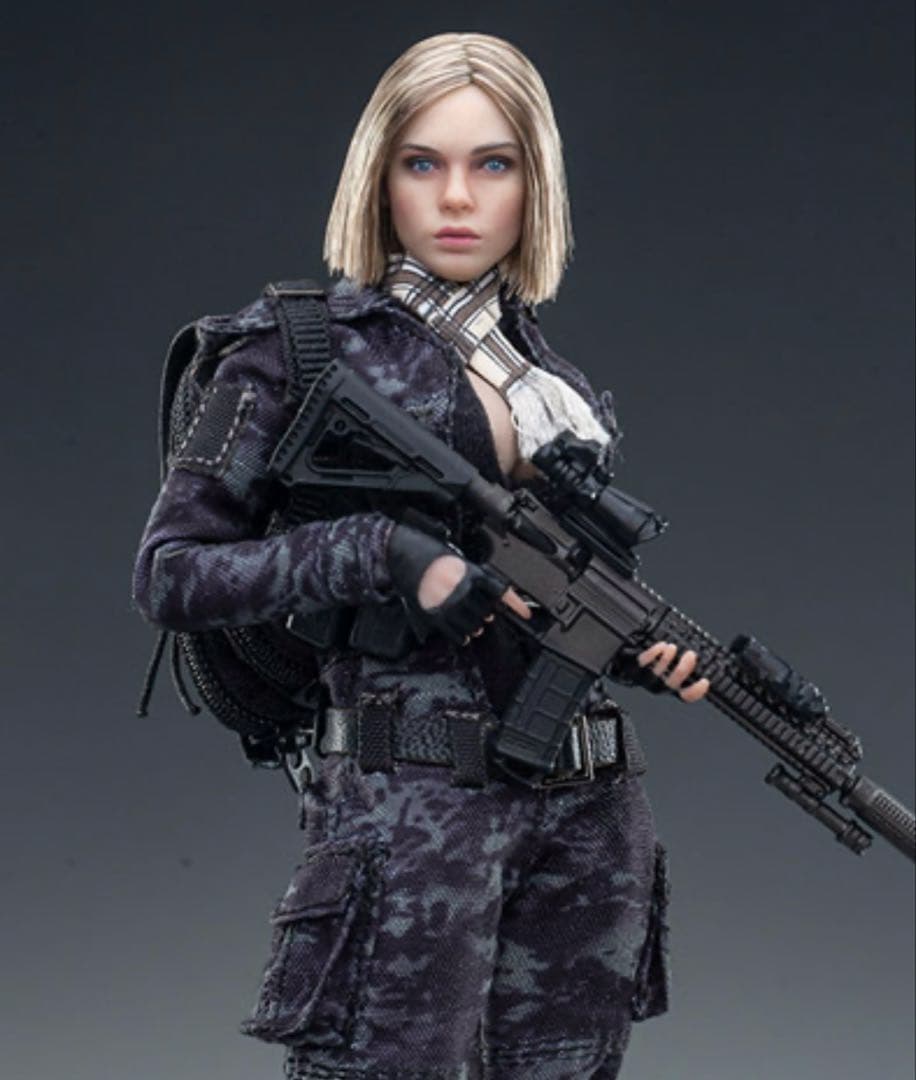 ベリークール　 VeryCool フィギュアブラックMC迷彩女性兵士ヴィッラ