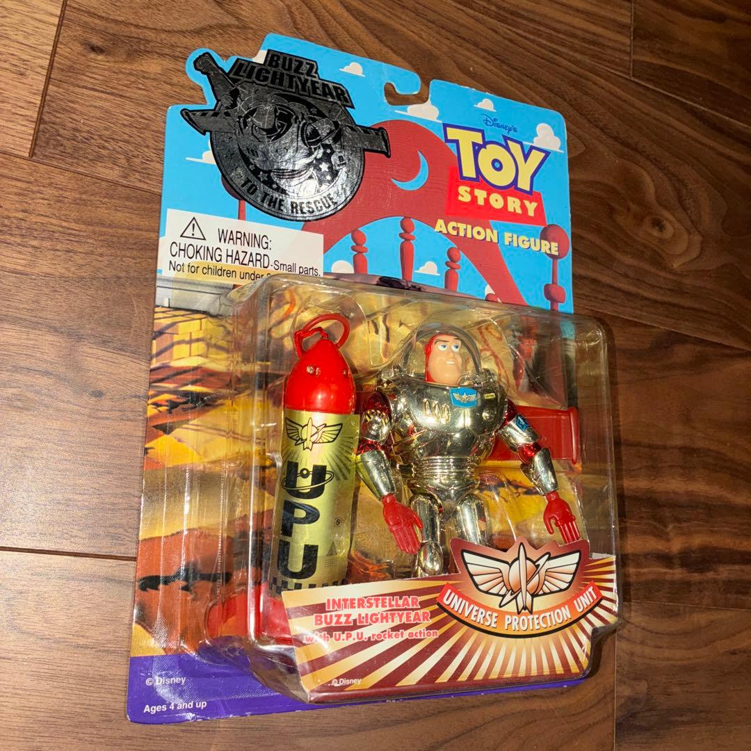 バズ・ライトイヤー アクションフィギュア & ハンググライダー フィル