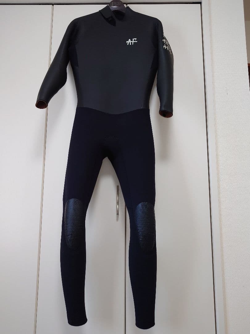 アイデンティファイ　ウェットスーツ