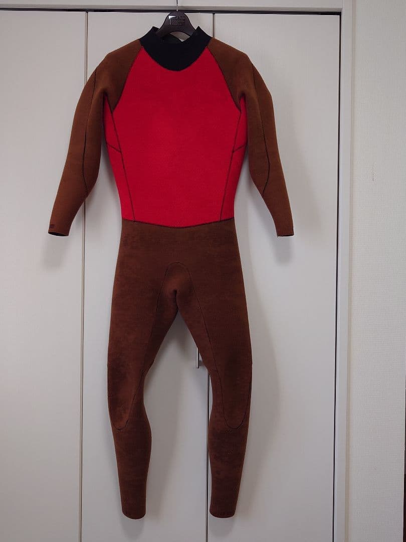 アイデンティファイ　ウェットスーツ