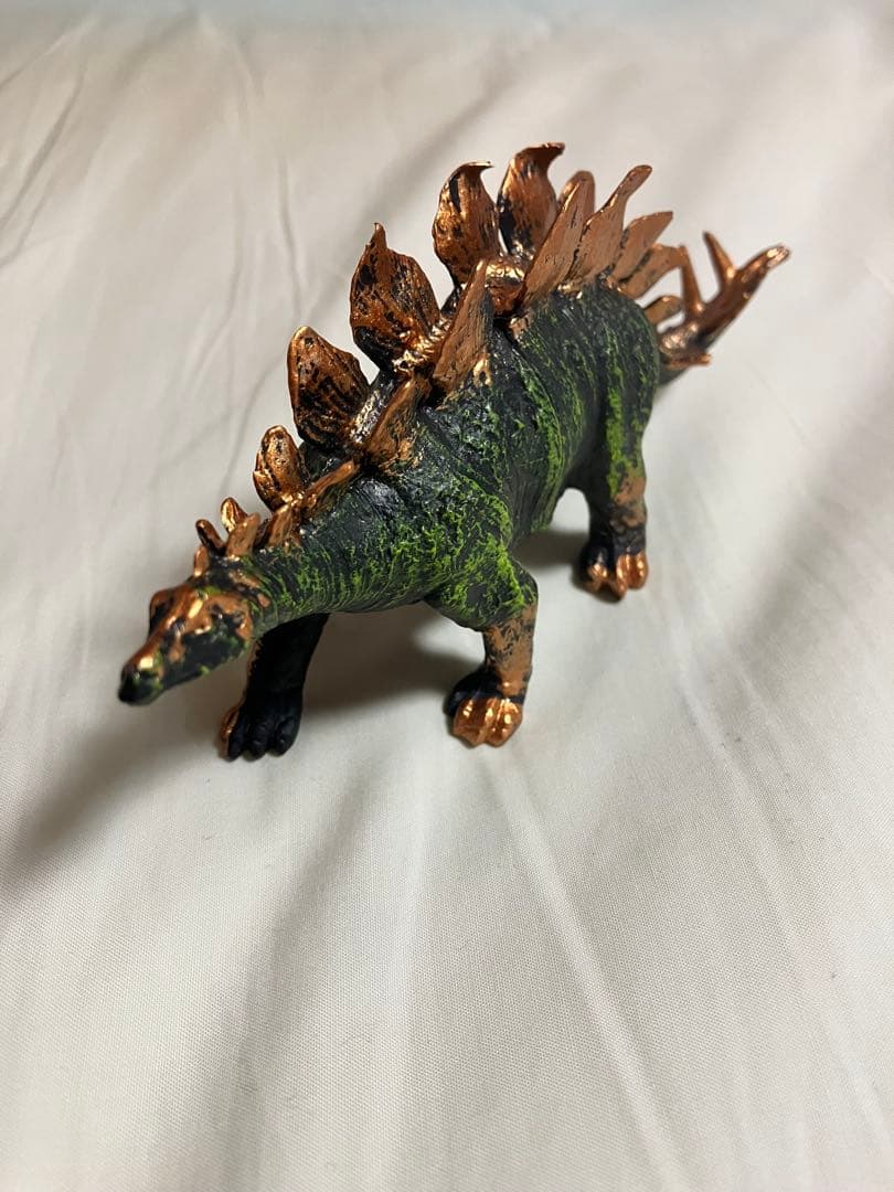 ステゴサウルス模型 緑と金色