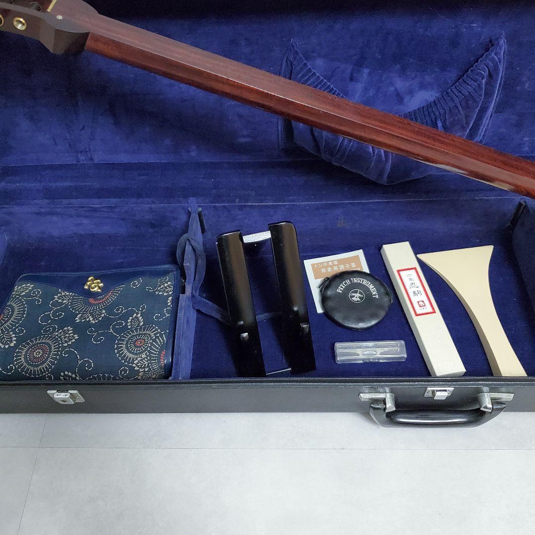 希少✨️美品/三味線　紅木トチ　中棹　東さわり　1本溝　破れあり　ハードケース