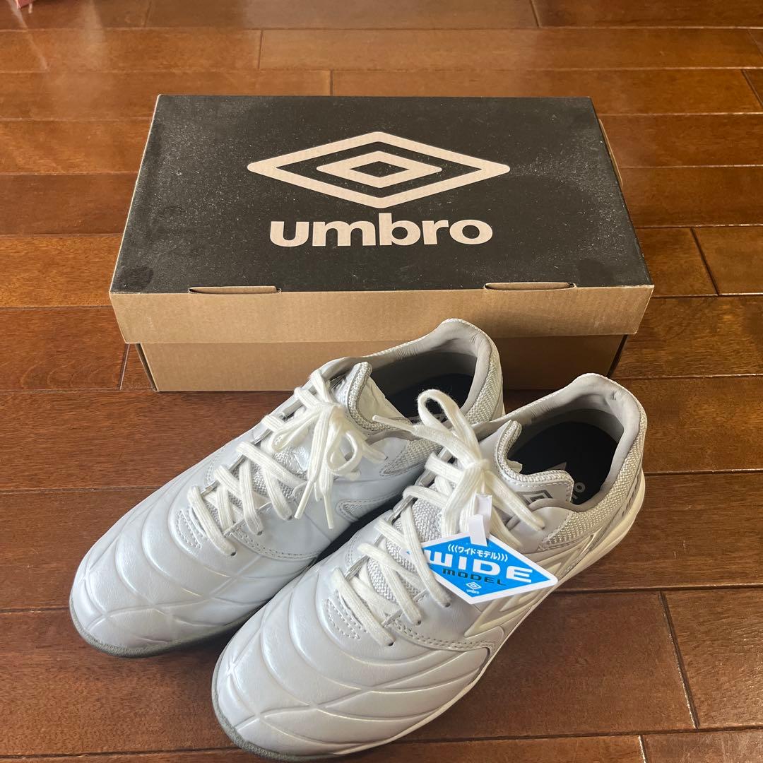 umbro アクセレイター　サッカーシューズ 25.5cm