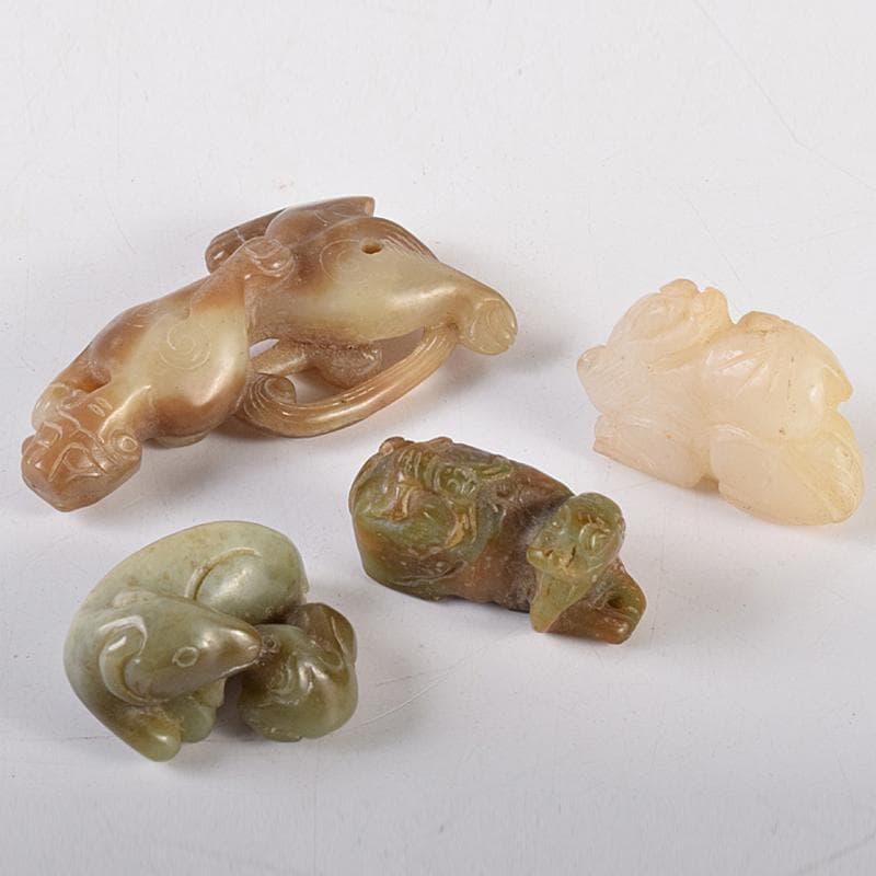 中国　玉石彫刻　神獣　根付　紙鎮　置物　4点まとめて　D　R8460