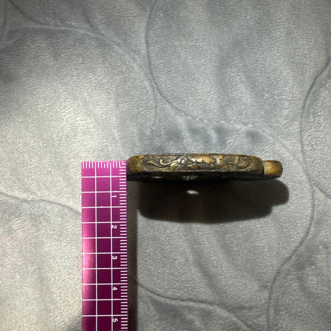 か*る様 金属製 鍔(つば) 複雑な彫刻