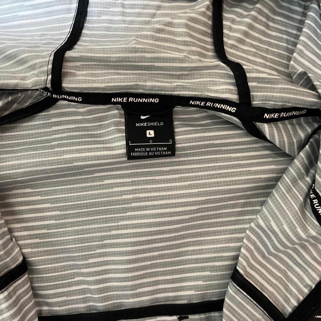 Nike ウィンドブレーカー　Lサイズ