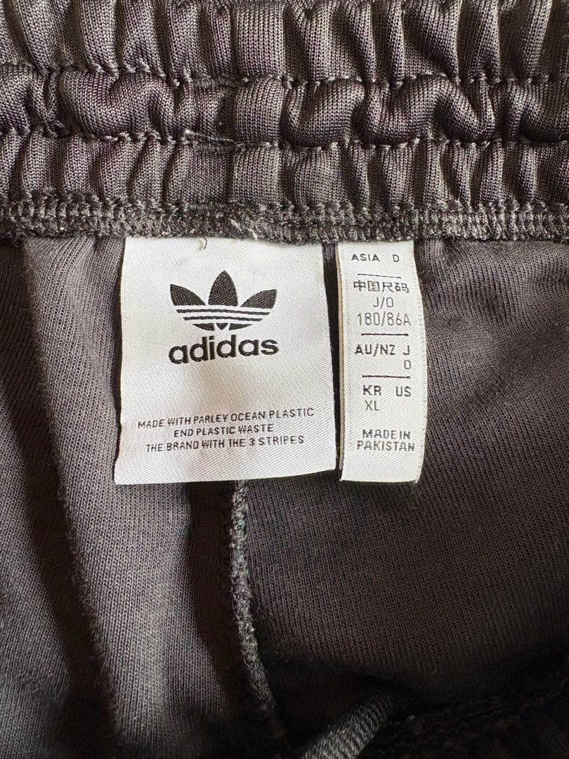 8181　adidas トラックジャケット セットアップ　黒 メンズ XL