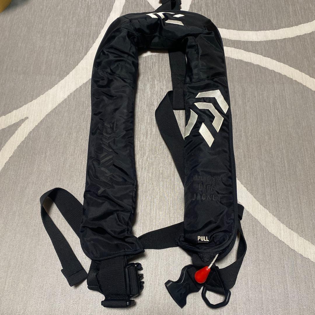 ダイワ　自動膨張　ライフジャケット　DF 2608