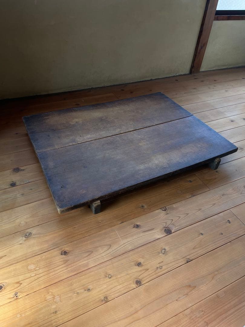 骨董厚板 天板 低めのレイアウトがカッコいい