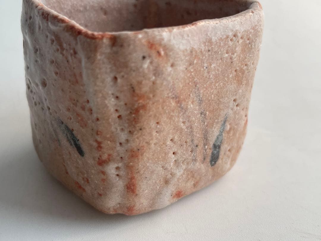 陶芸家　滝川恵美子　志野　四方猪口　ぐい呑　酒器　志野焼　美濃　共箱