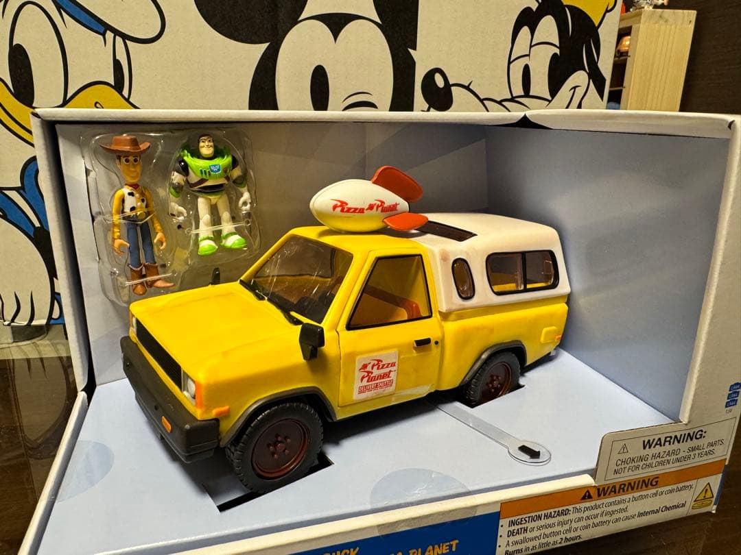 トイストーリー　ピザ　プラネット　トラック　フィギュア付き