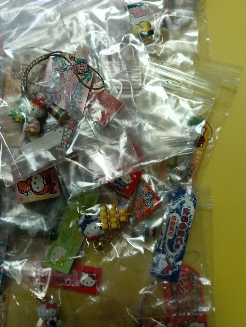 162個！ハローキティストラップ、ファスナーマスコット都道府県制覇３セット