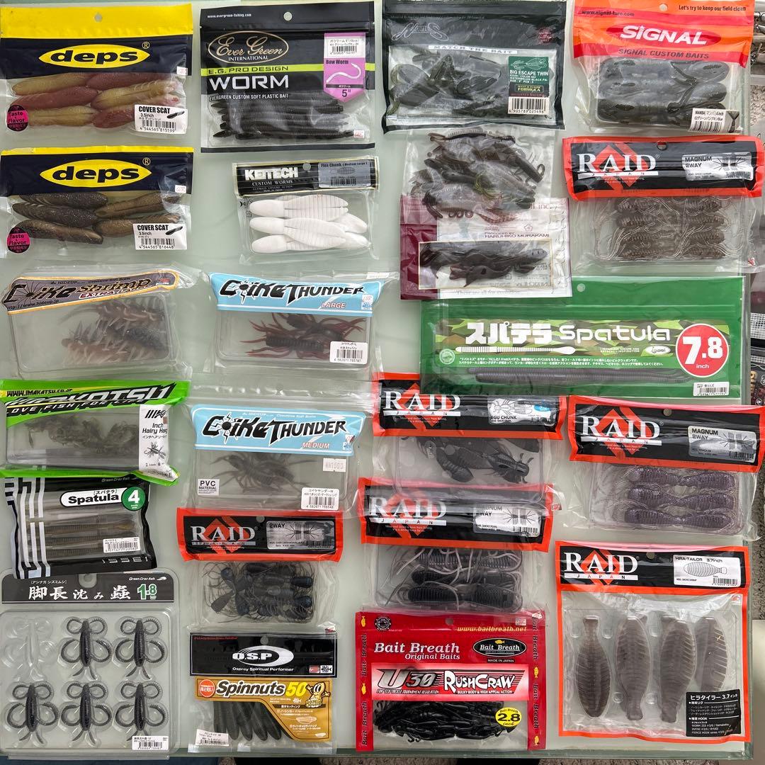 バス釣り引退セット　ワームルアーまとめ売り　スピナーベイト　リール　ヒップバッグ