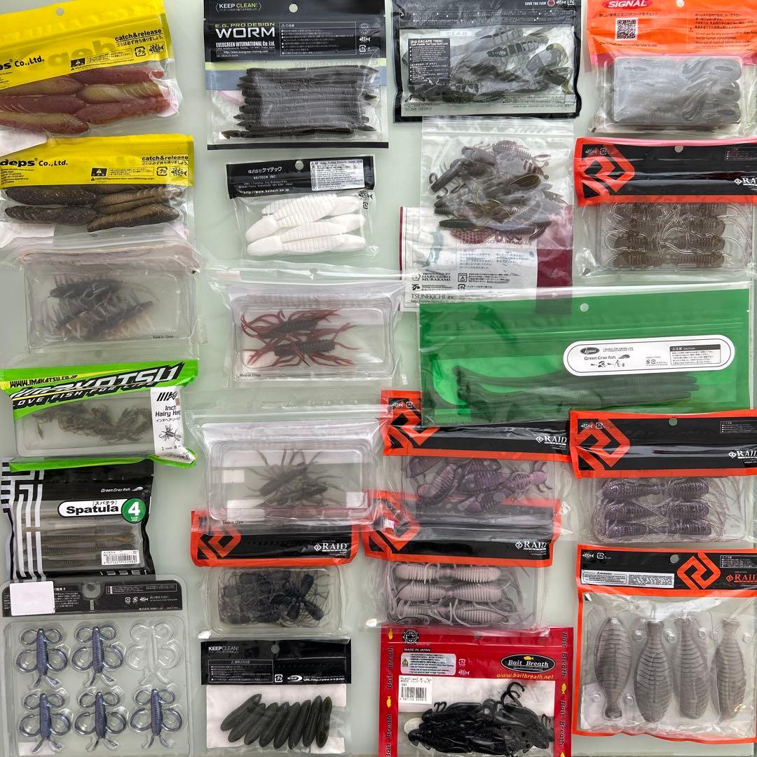 バス釣り引退セット　ワームルアーまとめ売り　スピナーベイト　リール　ヒップバッグ