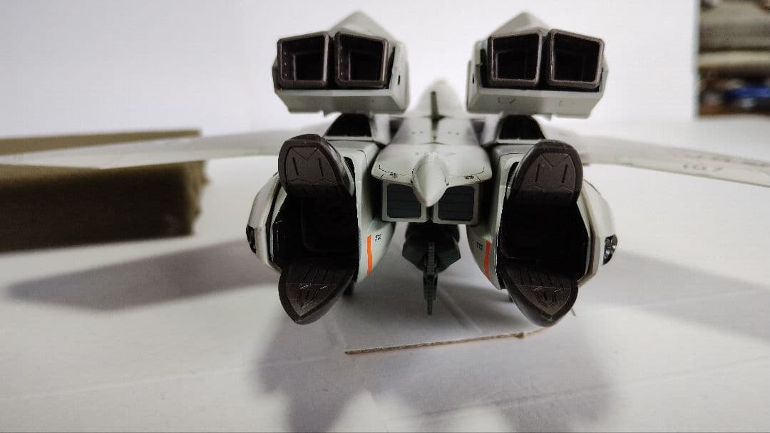 プラモデル完成機　1/72　VF-11Bと、VF-22Sの2機セット