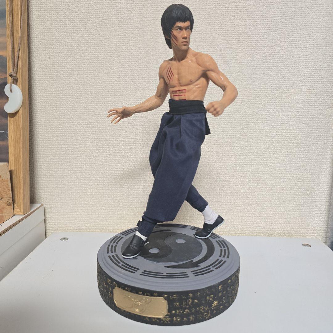 ブルース・リー フィギュア