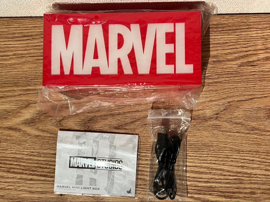 MARVEL STUDIOS 10周年 ミニライトボックス　ロゴライト