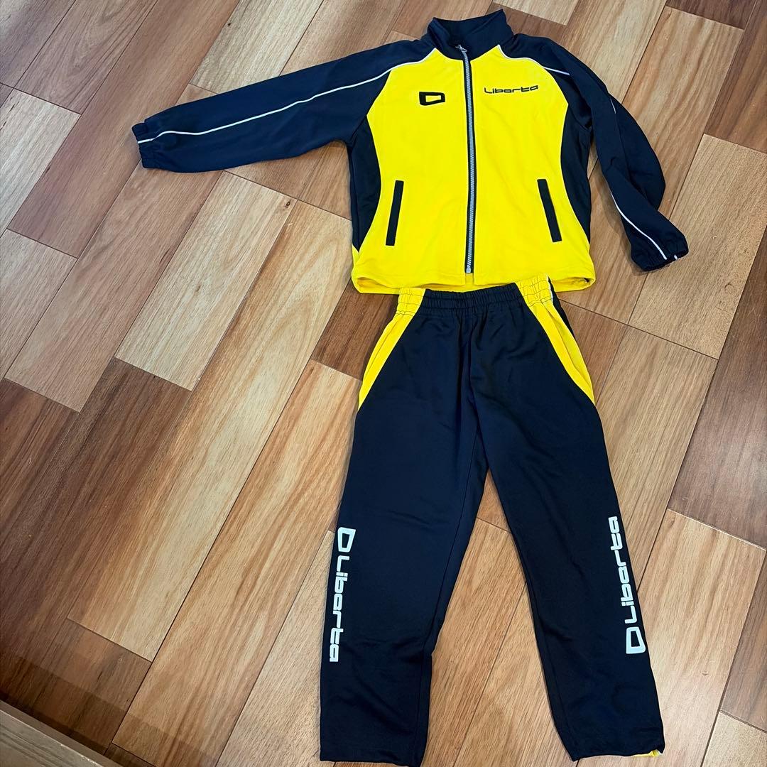 同時購入割引あり！ リベルタサッカースクール　ジャージ上下　130
