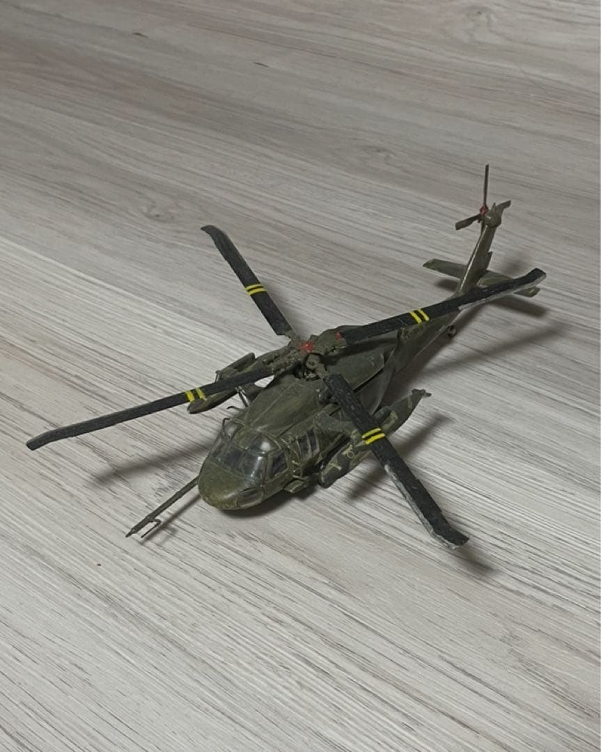 値下げしました。1機壊れてヘリコプターモデル6機になりました。