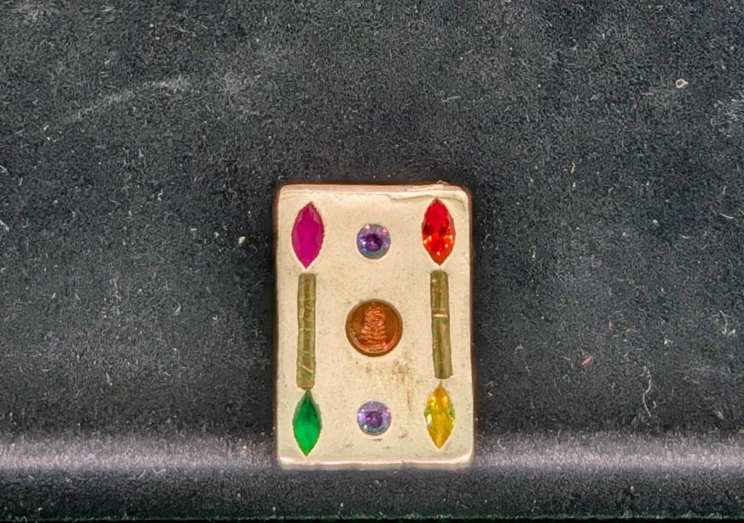 タイお守り　プラクルアン　クルーバー・クリッサナ　2556年　(026)