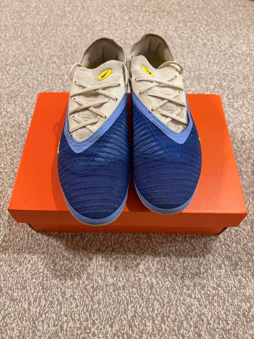 ナイキ ファントム 6 LOW エリート FG 25センチ