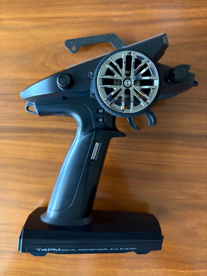 フタバ　Futaba 4PM トリプルレシーバー　カーボンハンドル付き